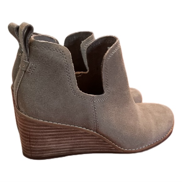 TOMS THE KALLIE Taupe Suede Wedge Boot Size 5 - Picture 4 of 10